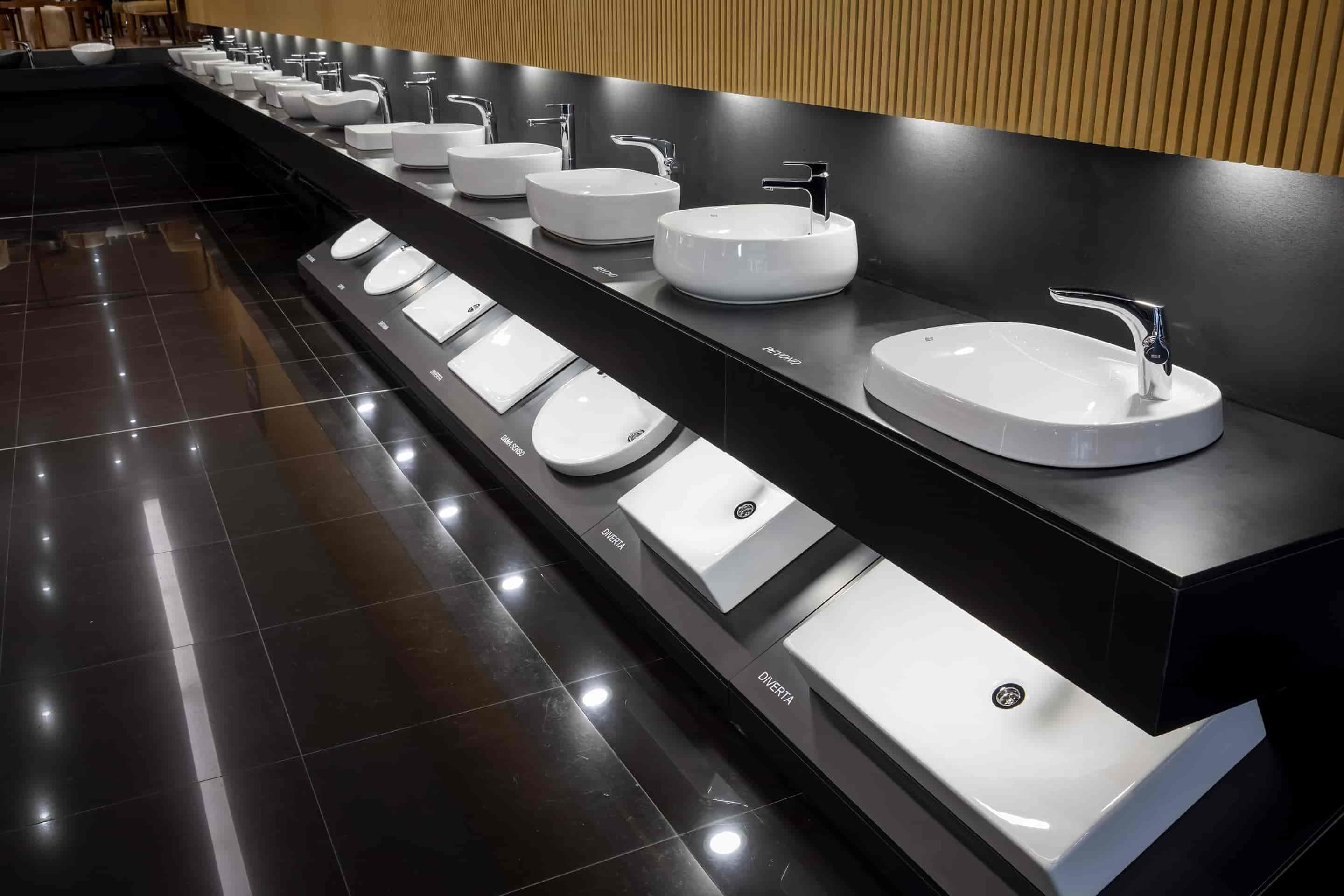 <p>Roca est le premier fabricant de salles de bains à ouvrir une salle d'exposition dans la ville de Buenos Aires.</p>6