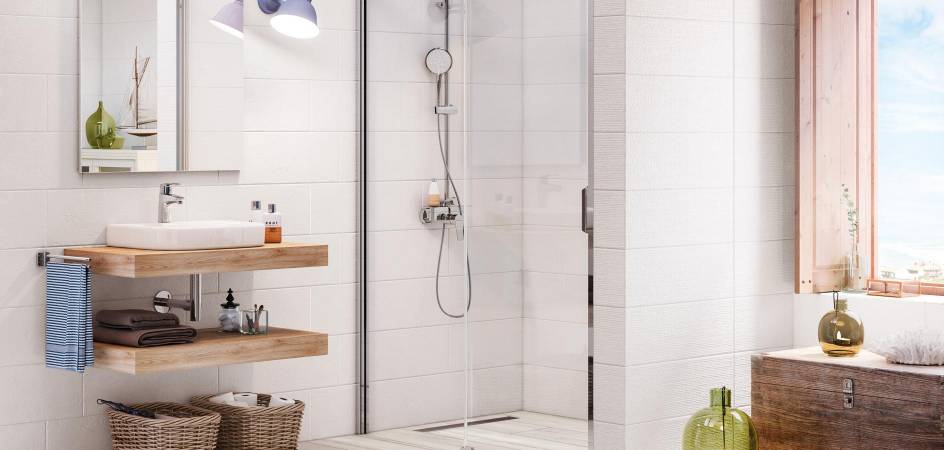 Espace salle de bain avec paroi de douche by Roca